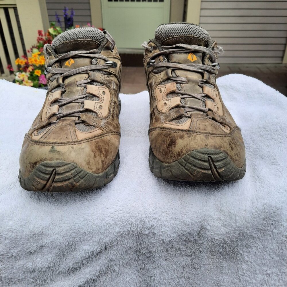 Vasque Day Hiking Boots - Mens 9 Wide